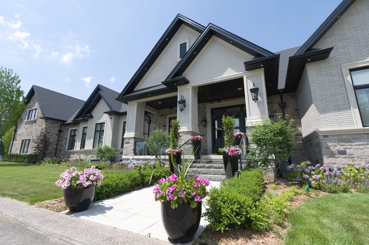 Selling Your Home & 5 Mistakes to Avoid